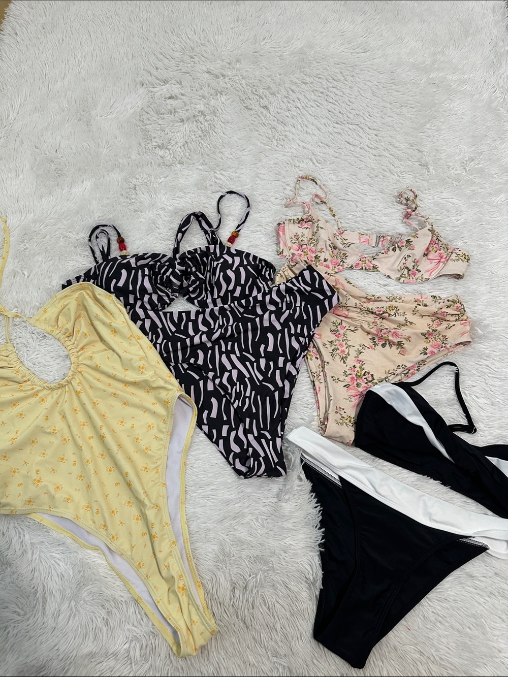 🧁 Bundle of 4 SHEIN Swimsuits/Bikinis Size M